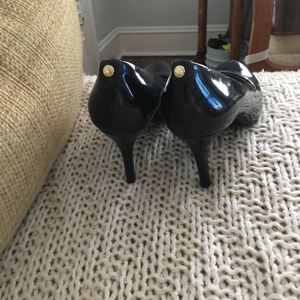 Michael K black heels